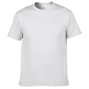 Camiseta masculina com decote redondo